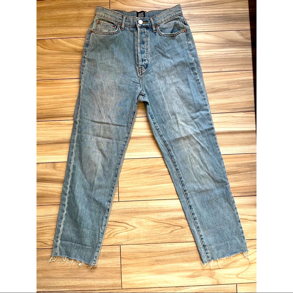 URBAN OUTFITTERS BDG slim straight raw cut jeans